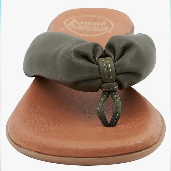 NEW Andre Assous Nuya Zappos Green Moss sandals resort summer flip flops women 6 - Picture 2 of 8